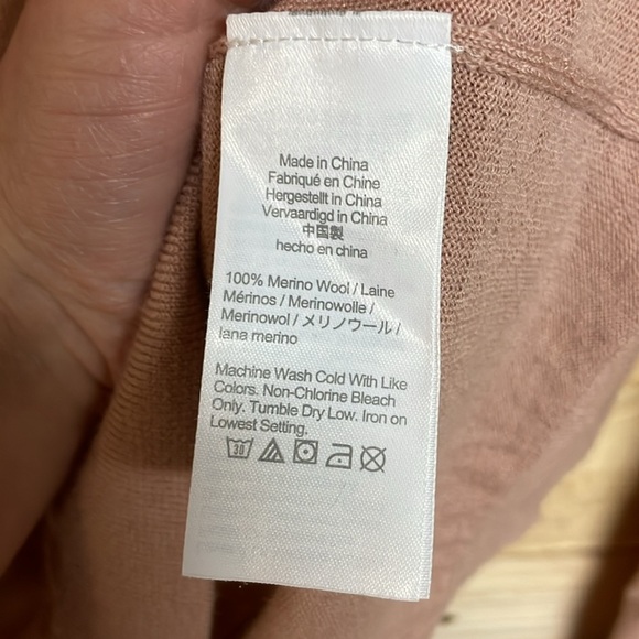 J.Crew size large pink crewneck lightweight 100% merino wool sweater - Picture 5 of 7